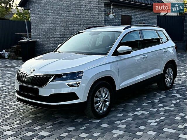 Білий Шкода Karoq, об'ємом двигуна 1.4 л та пробігом 108 тис. км за 21900 $, фото 1 на Automoto.ua