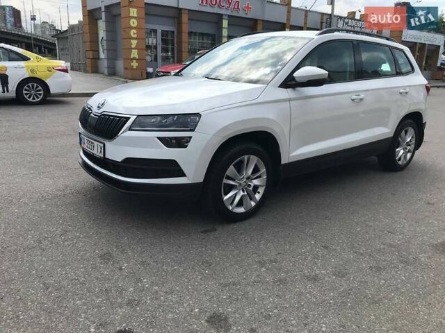 Белый Шкода Karoq, объемом двигателя 1.4 л и пробегом 108 тыс. км за 23980 $, фото 1 на Automoto.ua