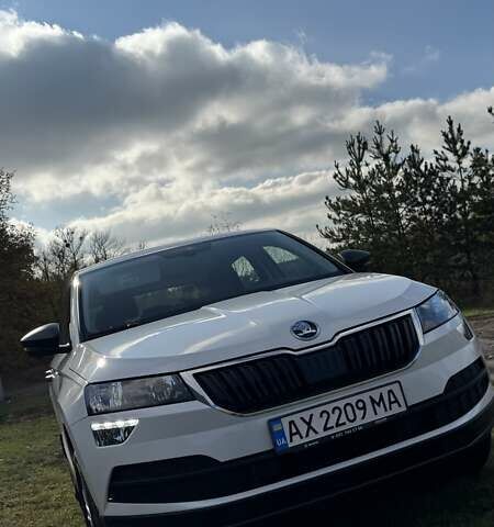 Белый Шкода Karoq, объемом двигателя 1.4 л и пробегом 33 тыс. км за 25000 $, фото 1 на Automoto.ua