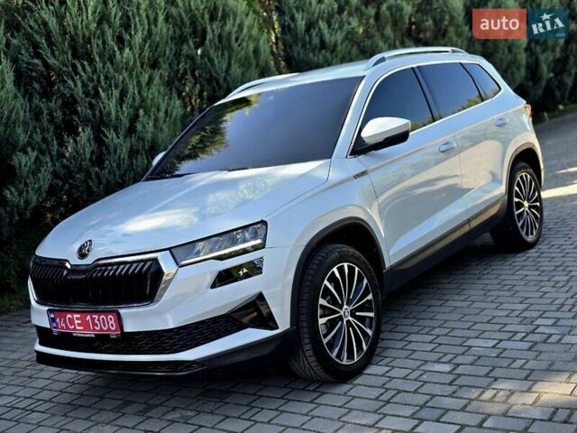 Белый Шкода Karoq, объемом двигателя 2 л и пробегом 88 тыс. км за 28900 $, фото 1 на Automoto.ua