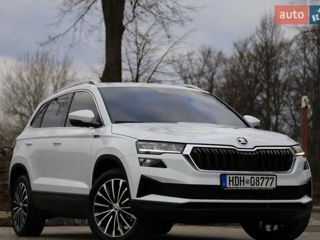Білий Шкода Karoq, об'ємом двигуна 2 л та пробігом 88 тис. км за 29800 $, фото 1 на Automoto.ua