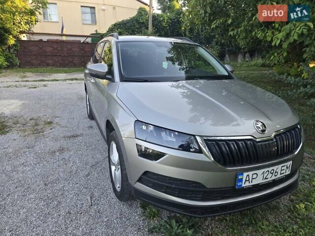 Бежевый Шкода Karoq, объемом двигателя 1.5 л и пробегом 95 тыс. км за 21500 $, фото 1 на Automoto.ua