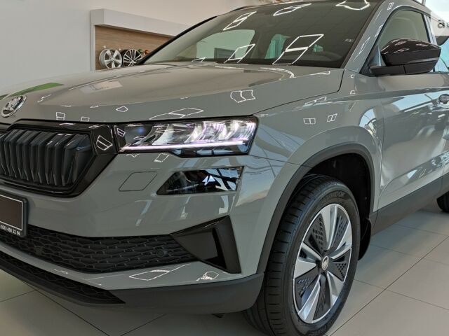 Шкода Karoq, объемом двигателя 1.4 л и пробегом 0 тыс. км за 30828 $, фото 1 на Automoto.ua