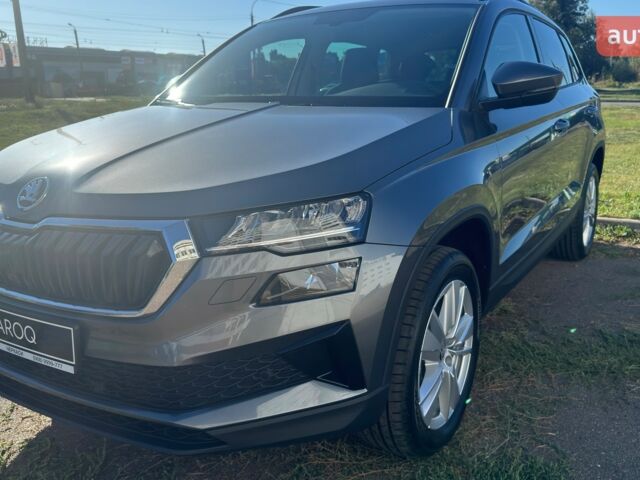 Шкода Karoq 2025 в Киеве на Automoto.ua Шкода Karoq, объемом двигателя 1.4 л и пробегом 0 тыс. км за 31083 $, фото 1 на Automoto.ua