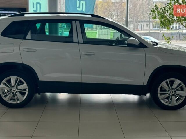 Шкода Karoq, об'ємом двигуна 1.4 л та пробігом 0 тис. км за 30637 $, фото 1 на Automoto.ua
