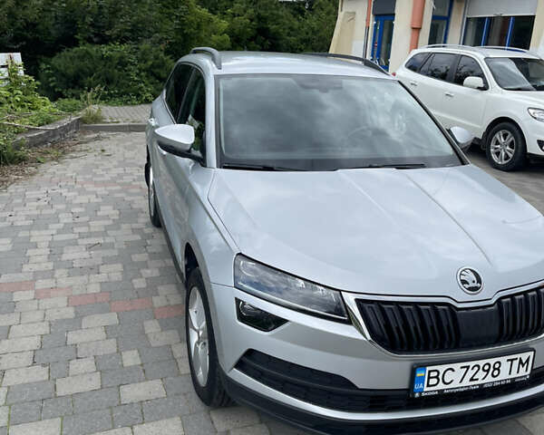 Серый Шкода Karoq, объемом двигателя 1.5 л и пробегом 214 тыс. км за 17800 $, фото 1 на Automoto.ua