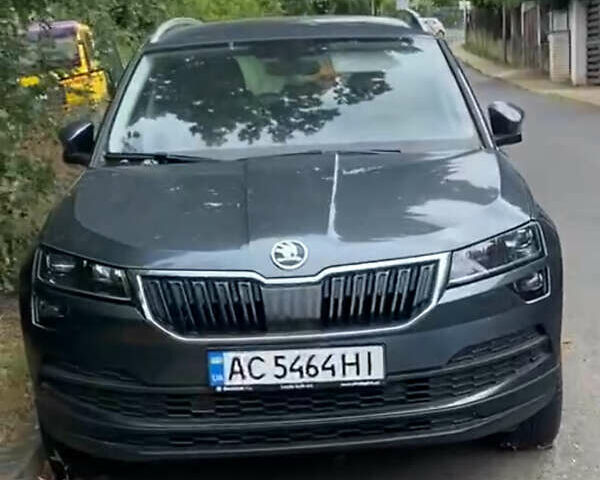 Серый Шкода Karoq, объемом двигателя 1.5 л и пробегом 23 тыс. км за 25100 $, фото 1 на Automoto.ua