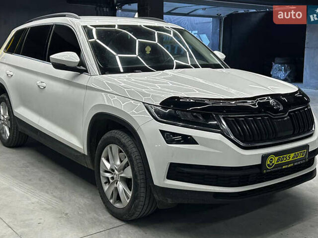 Белый Шкода Kodiaq, объемом двигателя 1.97 л и пробегом 213 тыс. км за 20500 $, фото 1 на Automoto.ua