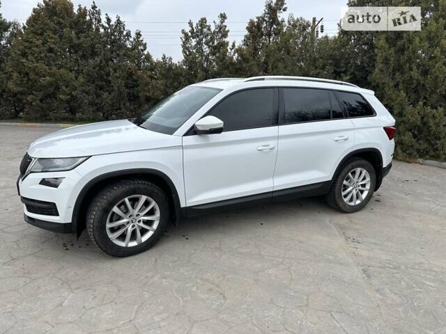 Белый Шкода Kodiaq, объемом двигателя 1.97 л и пробегом 136 тыс. км за 31000 $, фото 1 на Automoto.ua