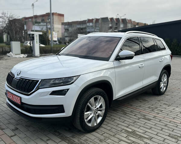 Білий Шкода Kodiaq, об'ємом двигуна 2 л та пробігом 239 тис. км за 23999 $, фото 1 на Automoto.ua