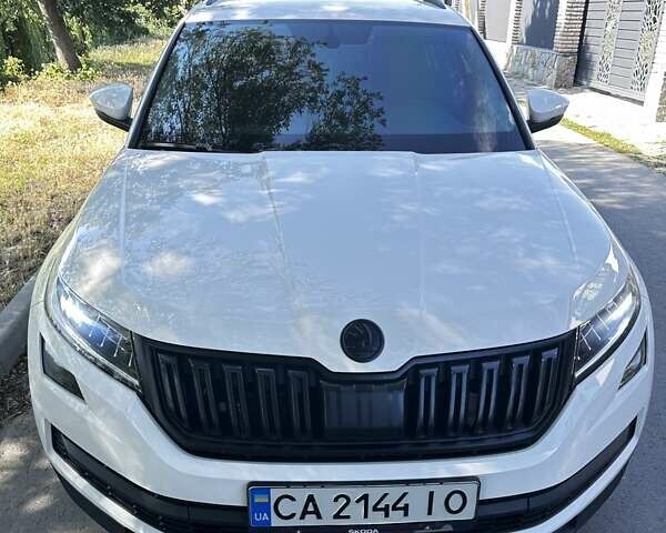 Белый Шкода Kodiaq, объемом двигателя 1.98 л и пробегом 207 тыс. км за 24000 $, фото 1 на Automoto.ua