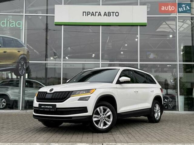 Шкода Kodiaq 2017 в Киеве на Automoto.ua Белый Шкода Kodiaq, объемом двигателя 1.98 л и пробегом 213 тыс. км за 19950 $, фото 1 на Automoto.ua