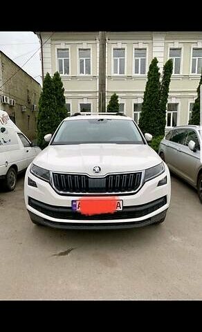 Шкода Kodiaq 2017 у Харкові на Automoto.ua Білий Шкода Kodiaq, об'ємом двигуна 2 л та пробігом 65 тис. км за 31000 $, фото 1 на Automoto.ua