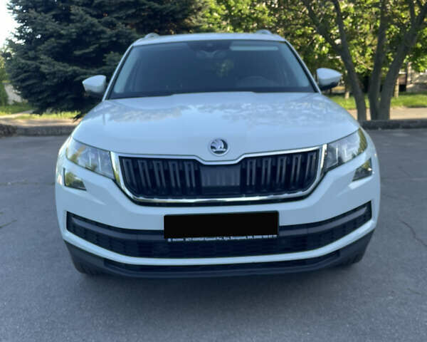 Белый Шкода Kodiaq, объемом двигателя 1.97 л и пробегом 137 тыс. км за 28700 $, фото 1 на Automoto.ua