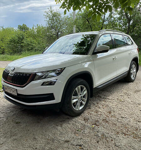 Белый Шкода Kodiaq, объемом двигателя 1.4 л и пробегом 38 тыс. км за 30000 $, фото 1 на Automoto.ua