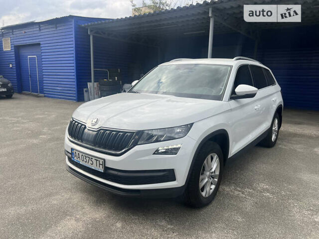 Белый Шкода Kodiaq, объемом двигателя 2 л и пробегом 67 тыс. км за 31707 $, фото 1 на Automoto.ua