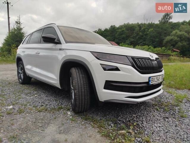 Белый Шкода Kodiaq, объемом двигателя 1.97 л и пробегом 159 тыс. км за 34900 $, фото 1 на Automoto.ua