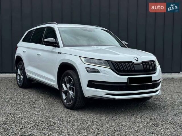 Белый Шкода Kodiaq, объемом двигателя 2 л и пробегом 137 тыс. км за 37600 $, фото 1 на Automoto.ua
