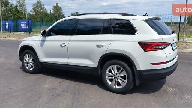 Белый Шкода Kodiaq, объемом двигателя 2 л и пробегом 188 тыс. км за 20000 $, фото 1 на Automoto.ua