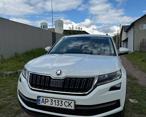 Белый Шкода Kodiaq, объемом двигателя 1.98 л и пробегом 33 тыс. км за 34500 $, фото 1 на Automoto.ua