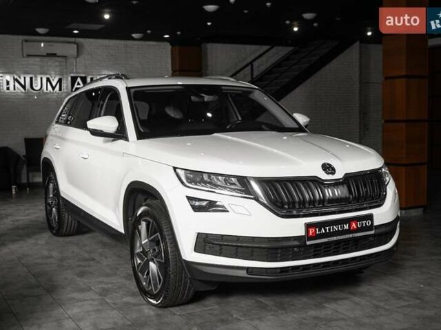 Белый Шкода Kodiaq, объемом двигателя 1.97 л и пробегом 202 тыс. км за 29900 $, фото 1 на Automoto.ua