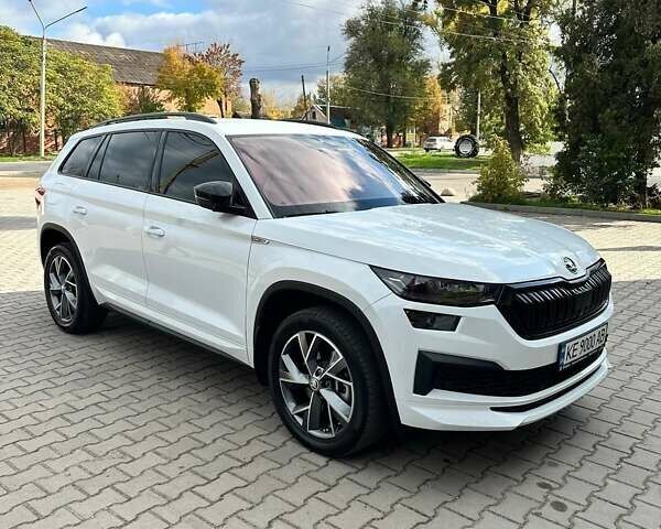 Белый Шкода Kodiaq, объемом двигателя 1.98 л и пробегом 64 тыс. км за 39000 $, фото 1 на Automoto.ua