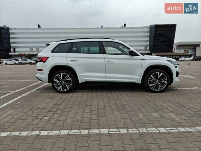 Белый Шкода Kodiaq, объемом двигателя 1.97 л и пробегом 21 тыс. км за 50000 $, фото 1 на Automoto.ua
