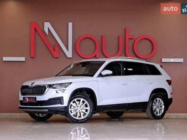 Шкода Kodiaq 2022 у Одесі на Automoto.ua Білий Шкода Kodiaq, об'ємом двигуна 2 л та пробігом 59 тис. км за 29900 $, фото 1 на Automoto.ua