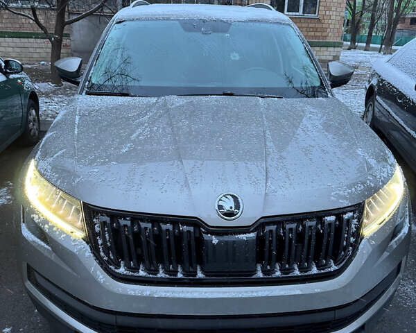 Серый Шкода Kodiaq, объемом двигателя 1.98 л и пробегом 89 тыс. км за 30000 $, фото 1 на Automoto.ua
