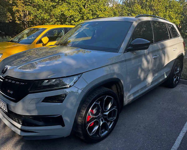 Серый Шкода Kodiaq, объемом двигателя 1.97 л и пробегом 223 тыс. км за 35700 $, фото 1 на Automoto.ua