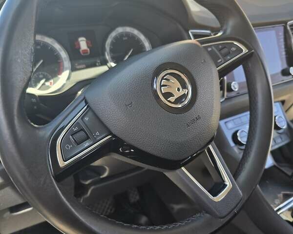 Сірий Шкода Kodiaq, об'ємом двигуна 1.4 л та пробігом 176 тис. км за 33000 $, фото 1 на Automoto.ua