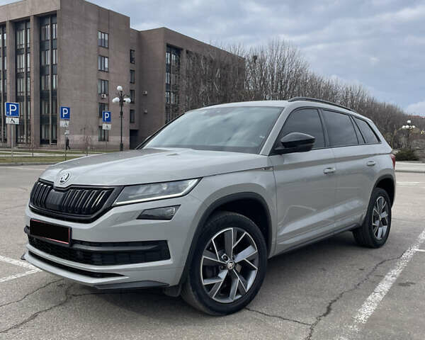 Сірий Шкода Kodiaq, об'ємом двигуна 2 л та пробігом 164 тис. км за 35800 $, фото 1 на Automoto.ua