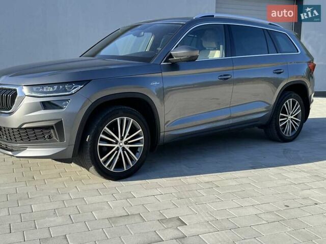 Серый Шкода Kodiaq, объемом двигателя 1.97 л и пробегом 73 тыс. км за 46666 $, фото 1 на Automoto.ua
