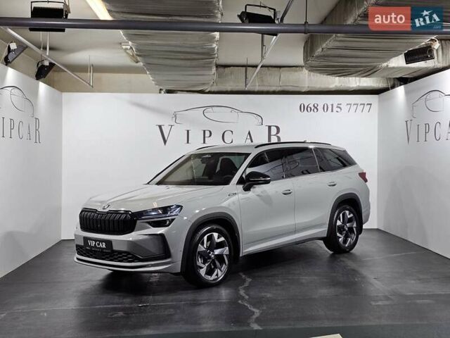 Шкода Kodiaq 2025 в Киеве на Automoto.ua Серый Шкода Kodiaq, объемом двигателя 2 л и пробегом 7 тыс. км за 51500 $, фото 1 на Automoto.ua