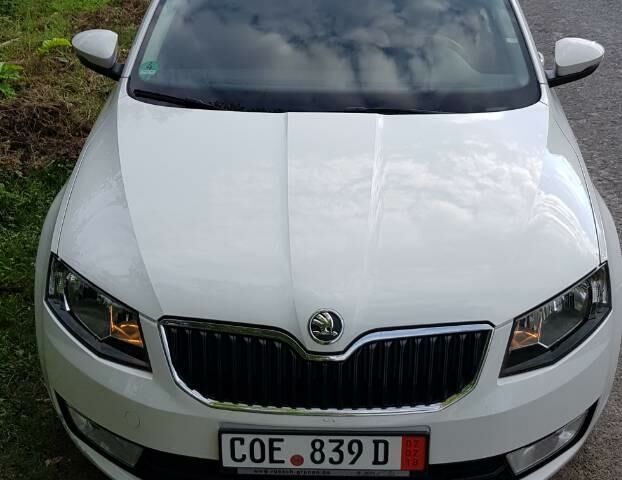 Білий Шкода Octavia A7, об'ємом двигуна 1.6 л та пробігом 157 тис. км за 11780 $, фото 1 на Automoto.ua