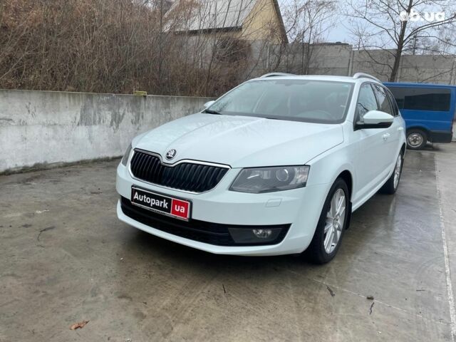 Белый Шкода Octavia A7, объемом двигателя 2 л и пробегом 298 тыс. км за 13190 $, фото 1 на Automoto.ua