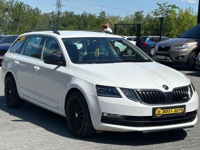 Білий Шкода Octavia A7, об'ємом двигуна 2 л та пробігом 276 тис. км за 14600 $, фото 1 на Automoto.ua