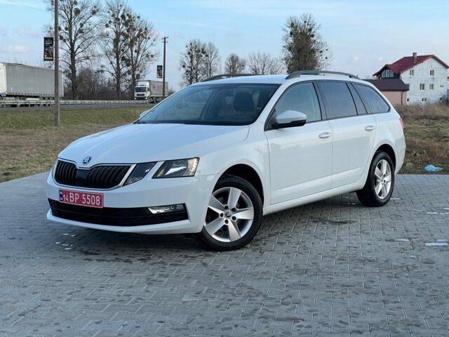 Белый Шкода Octavia A7, объемом двигателя 1.6 л и пробегом 190 тыс. км за 13850 $, фото 1 на Automoto.ua