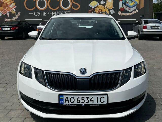 Білий Шкода Octavia A7, об'ємом двигуна 1.6 л та пробігом 140 тис. км за 13500 $, фото 1 на Automoto.ua