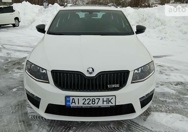 Белый Шкода Octavia A7, объемом двигателя 2 л и пробегом 98 тыс. км за 22900 $, фото 1 на Automoto.ua