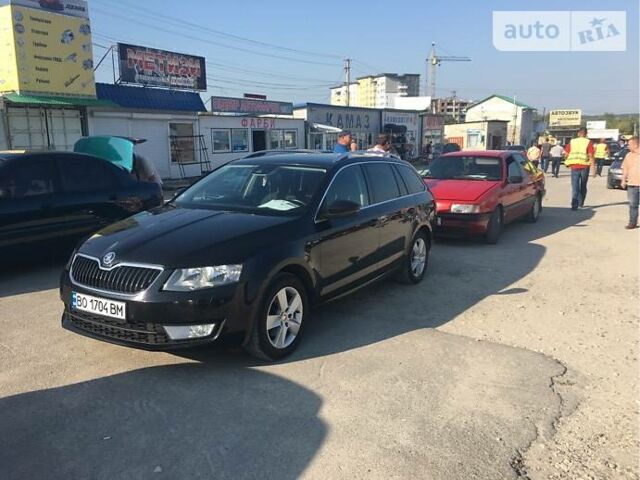 Черный Шкода Octavia A7, объемом двигателя 1.6 л и пробегом 232 тыс. км за 12500 $, фото 1 на Automoto.ua