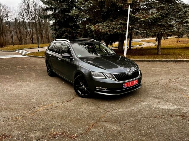 Серый Шкода Octavia A7, объемом двигателя 2 л и пробегом 193 тыс. км за 17999 $, фото 1 на Automoto.ua
