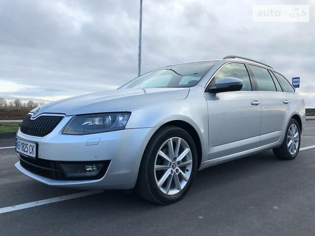 Серый Шкода Octavia A7, объемом двигателя 2 л и пробегом 214 тыс. км за 15500 $, фото 1 на Automoto.ua