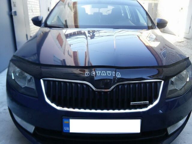 Синий Шкода Octavia A7, объемом двигателя 1.6 л и пробегом 205 тыс. км за 13500 $, фото 1 на Automoto.ua