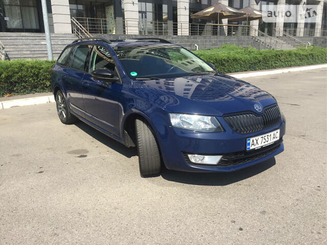 Синий Шкода Octavia A7, объемом двигателя 2 л и пробегом 230 тыс. км за 12300 $, фото 1 на Automoto.ua