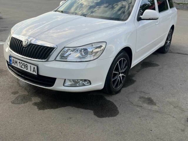 Белый Шкода Октавия Скаут, объемом двигателя 1.8 л и пробегом 222 тыс. км за 7600 $, фото 1 на Automoto.ua