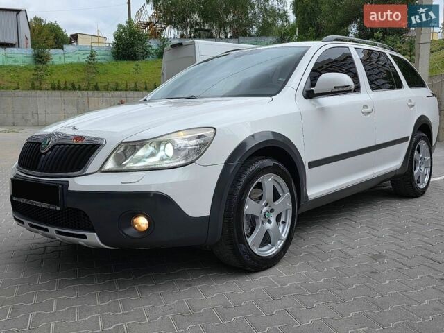 Білий Шкода Octavia Scout, об'ємом двигуна 0 л та пробігом 237 тис. км за 11200 $, фото 1 на Automoto.ua