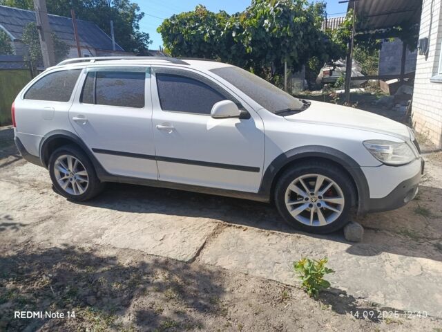 Білий Шкода Octavia Scout, об'ємом двигуна 1.8 л та пробігом 186 тис. км за 7600 $, фото 1 на Automoto.ua