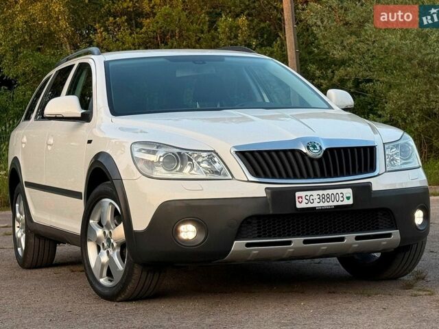 Белый Шкода Октавия Скаут, объемом двигателя 1.8 л и пробегом 250 тыс. км за 8950 $, фото 1 на Automoto.ua