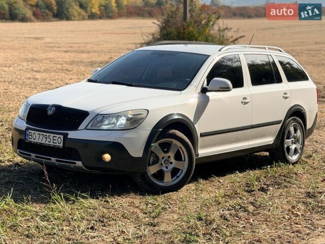 Білий Шкода Octavia Scout, об'ємом двигуна 1.97 л та пробігом 355 тис. км за 9999 $, фото 1 на Automoto.ua